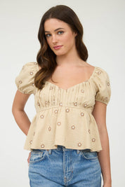EMBROIDERED DAISY PUFF SLEEVE PLEATED BLOUSE
