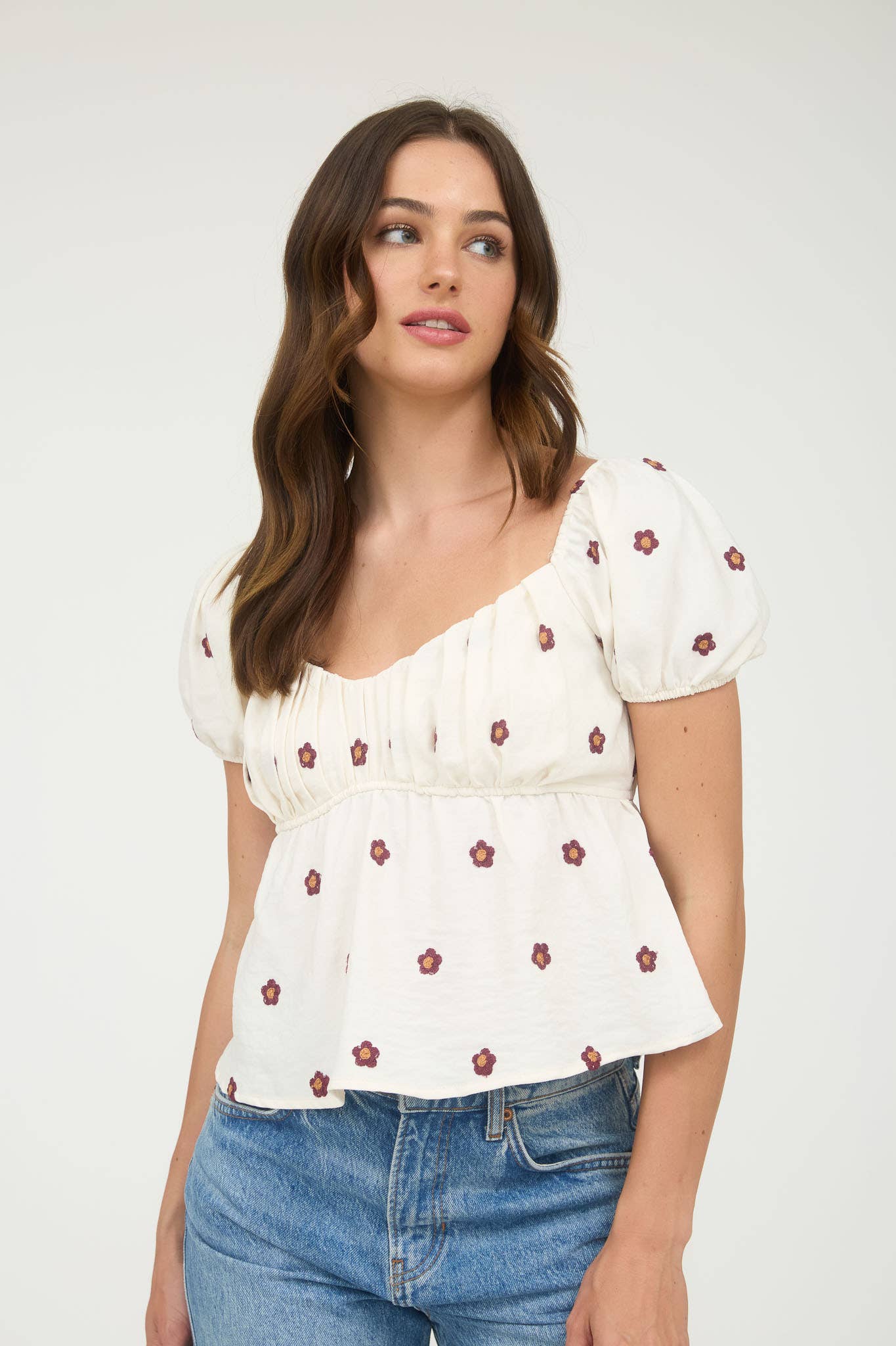 EMBROIDERED DAISY PUFF SLEEVE PLEATED BLOUSE