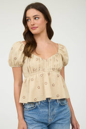EMBROIDERED DAISY PUFF SLEEVE PLEATED BLOUSE